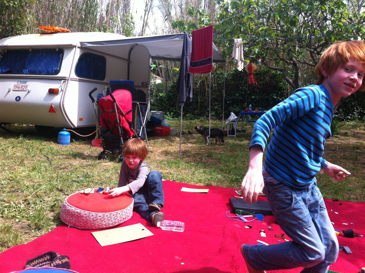 Swaane ontdekt de hippie in zichzelf (Charlie 5)