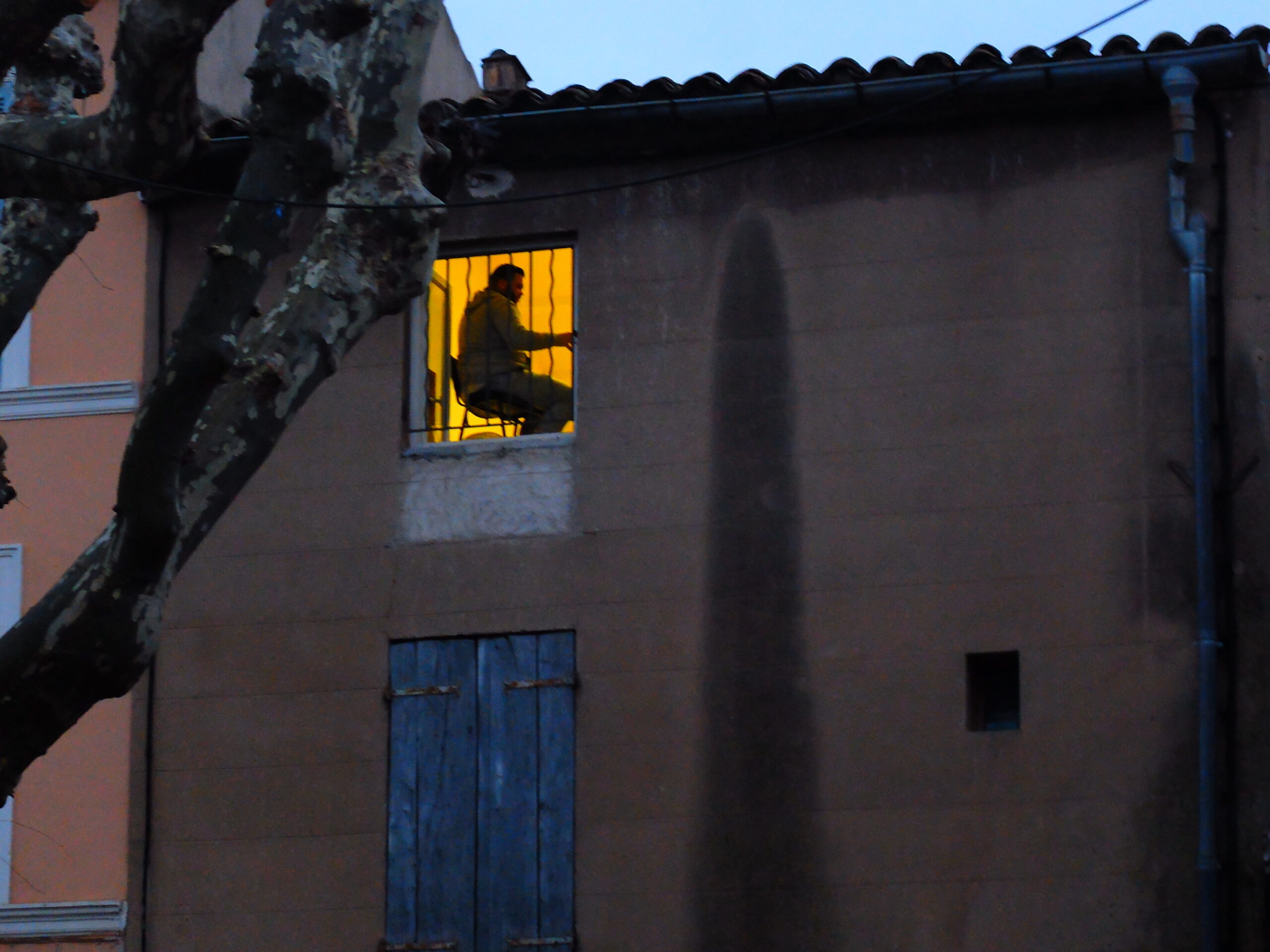 cent cinquante trois.